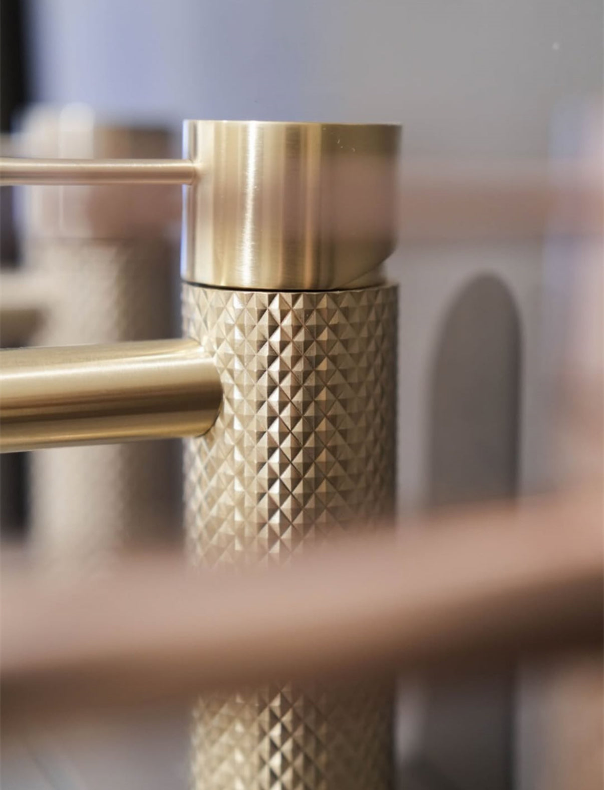 Owen & Finch 1-Gats Wastafelmengkraan Hoog Model Geborsteld Champagne Goud PVD (OF251901aBG)