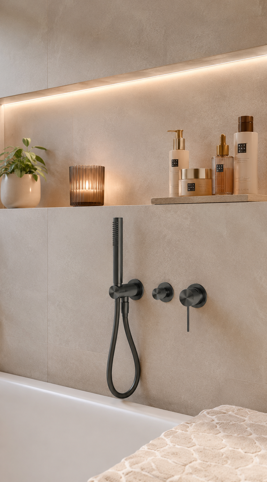 Handdouche Met Omstel Messing Geborsteld Gun Metal PVD | Owen & Finch (OF221903fGM)