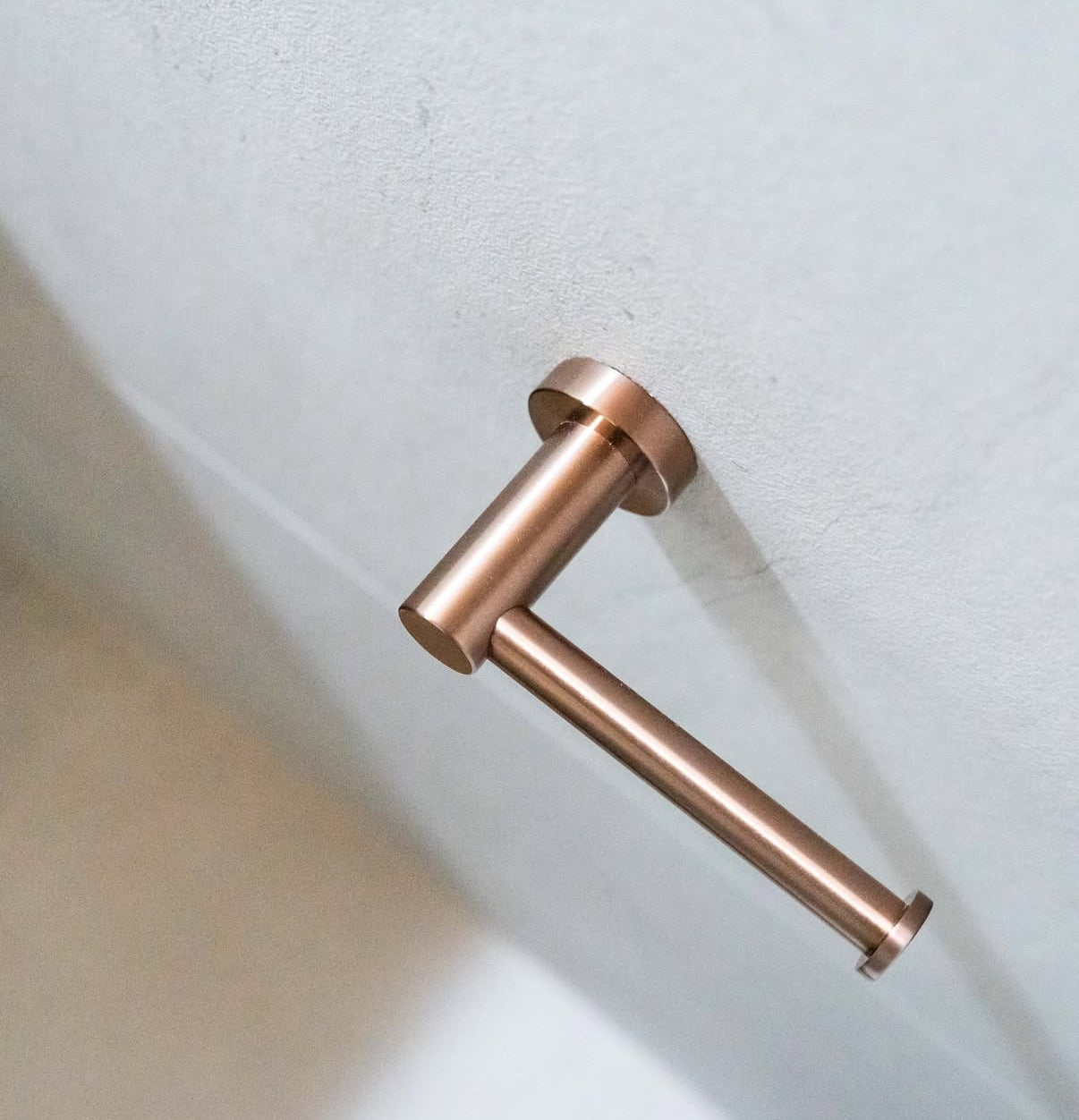 Owen &amp; Finch Stainless Steel Toilet Roll Holder – Brushed Satin Bronze (PVD) – Wall Mounted – High Quality (OF1986BZ)