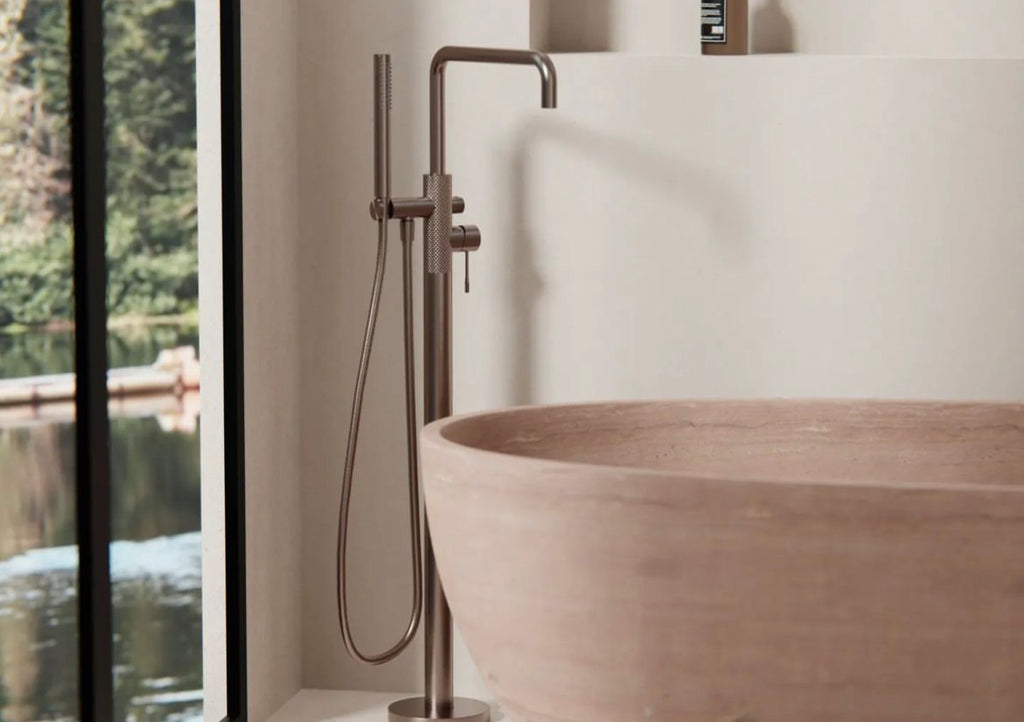 Owen & Finch Luxe Vrijstaande Bad- en Wastafelkraan met Diamantkarteling – Geborsteld Satijn Brons (PVD) - Loodvrij Messing (OF251903aBZ)