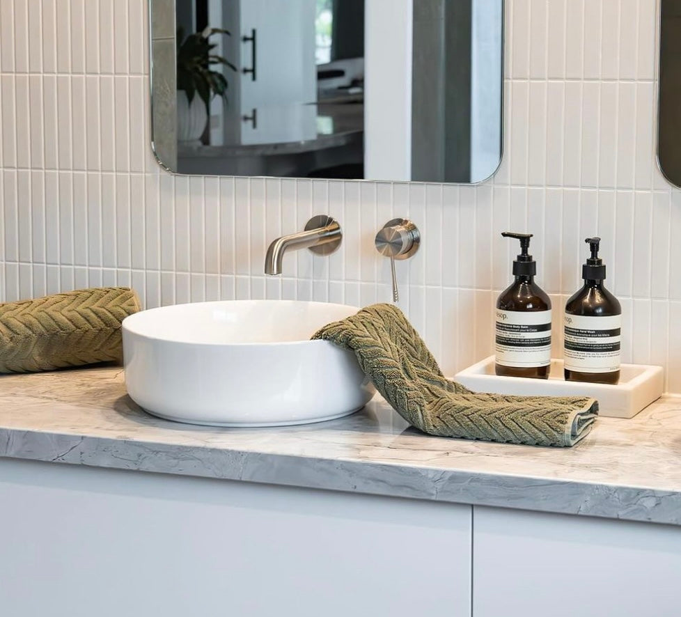 Owen &amp; Finch Brass 2-Hole Wall-Mounted Mixer with Diamond Knurling – Brushed Nickel (OF251907bBN)