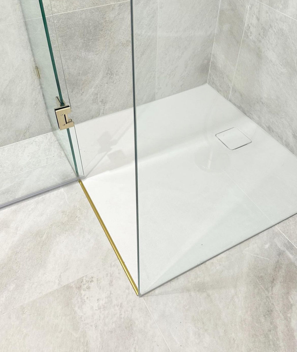 Owen & Finch Aluminium Vloerstrip 75 cm – Geborsteld Satijn Brons PVD | Waterdichte Luxe Afwerking (OFSH401BZ)