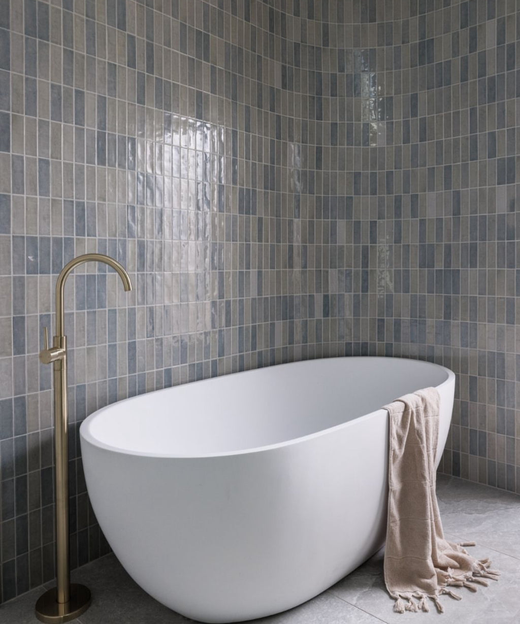 Owen & Finch Messing Vrijstaande Badmengkraan Geborsteld Champagne Goud PVD – Luxe Design Badmengkraan (OF210903a01BG)