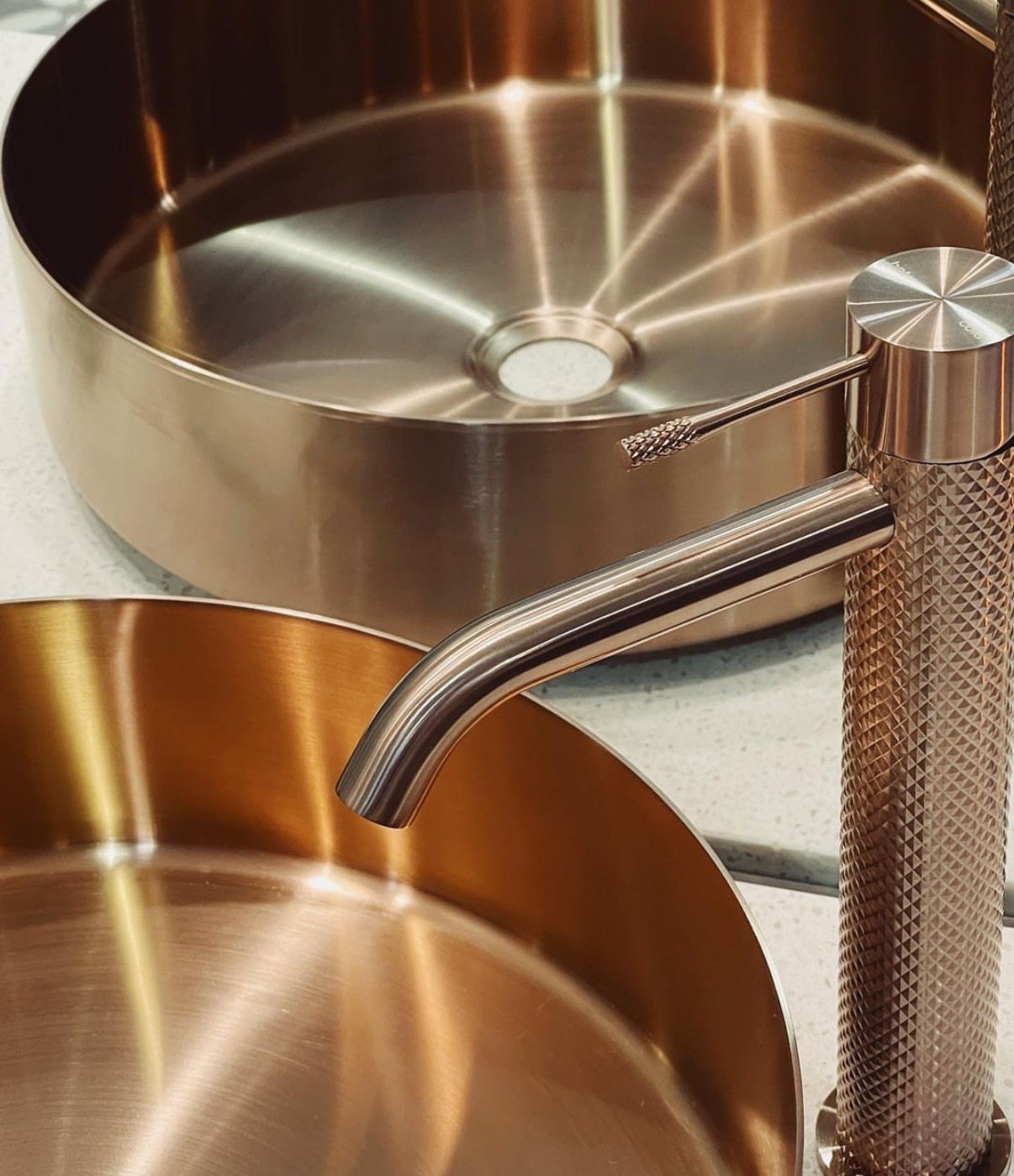 Owen & Finch RVS Waskom Geborsteld Nikkel | Luxe Ronde Opbouw Waskom 400 mm (OFB401rBN)