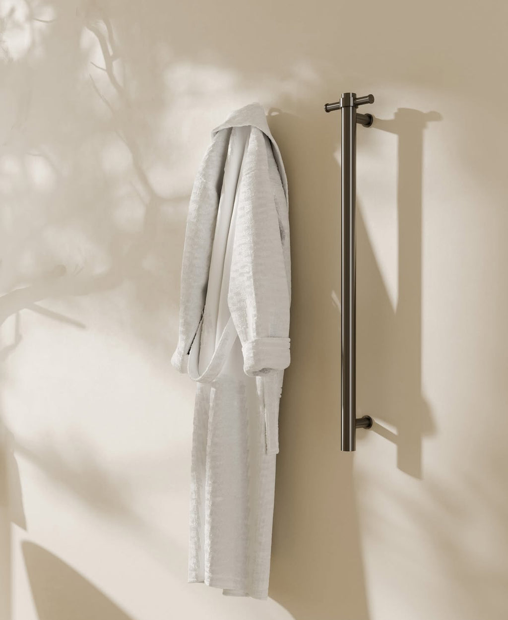 Owen & Finch RVS Verticale Elektrische Handdoekverwarming 900mm – Geborsteld  Gun Metal PVD – Luxe Design Radiator (OFV902hGM)