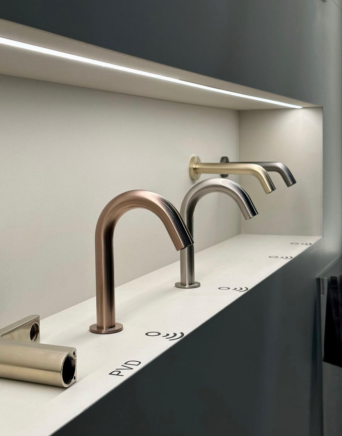Owen &amp; Finch 1-Hole Sensor Built-in Basin Faucet Brushed Nickel (OF402BN)