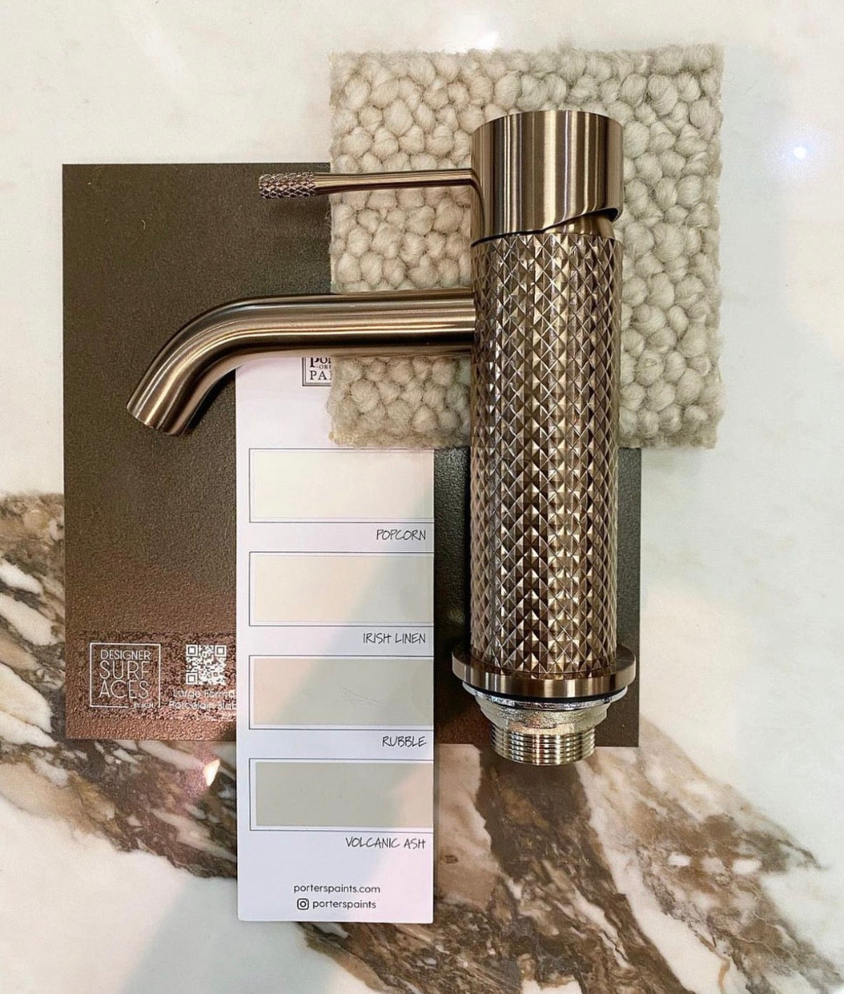 Wastafelkraan Laag Model Messing Geborsteld Satijn Brons PVD met Diamantkarteling | Owen & Finch (OF251901BZ)