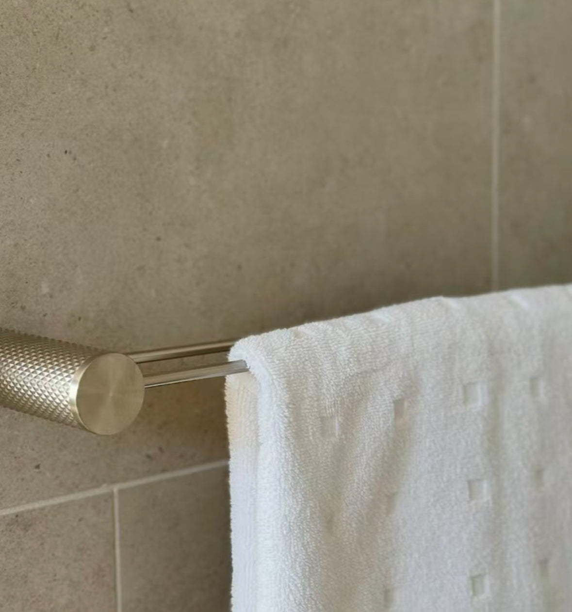 Owen &amp; Finch Double Towel Rack Brushed Champagne Gold PVD (OF2524dBG)