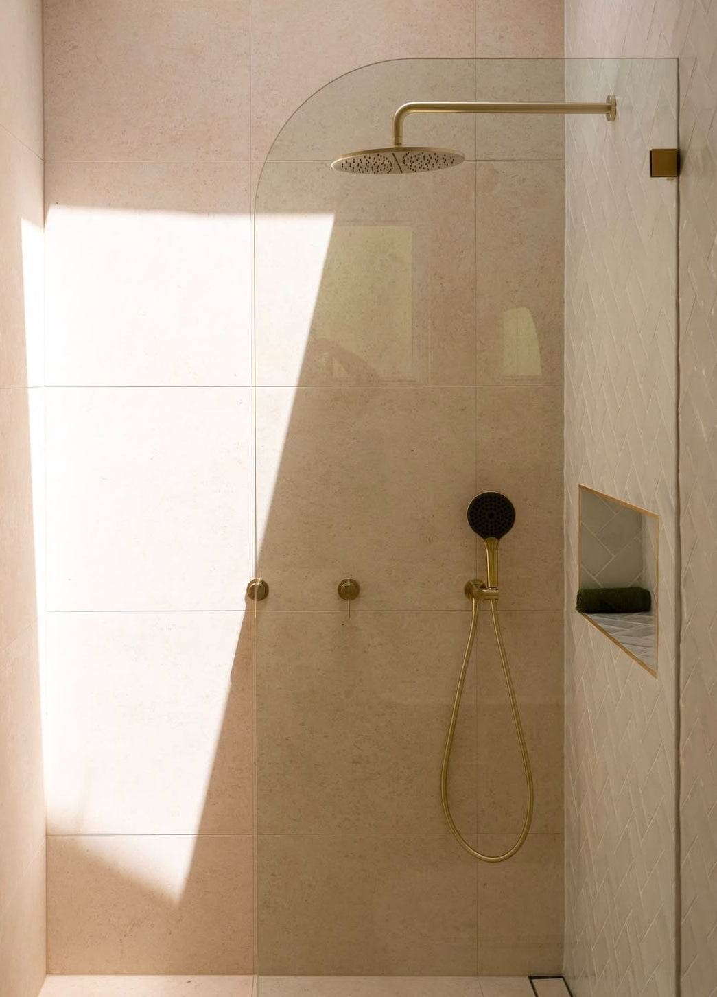 Owen &amp; Finch Air Shower Hand Shower Brushed Champagne Gold PVD (OF221905fBG)