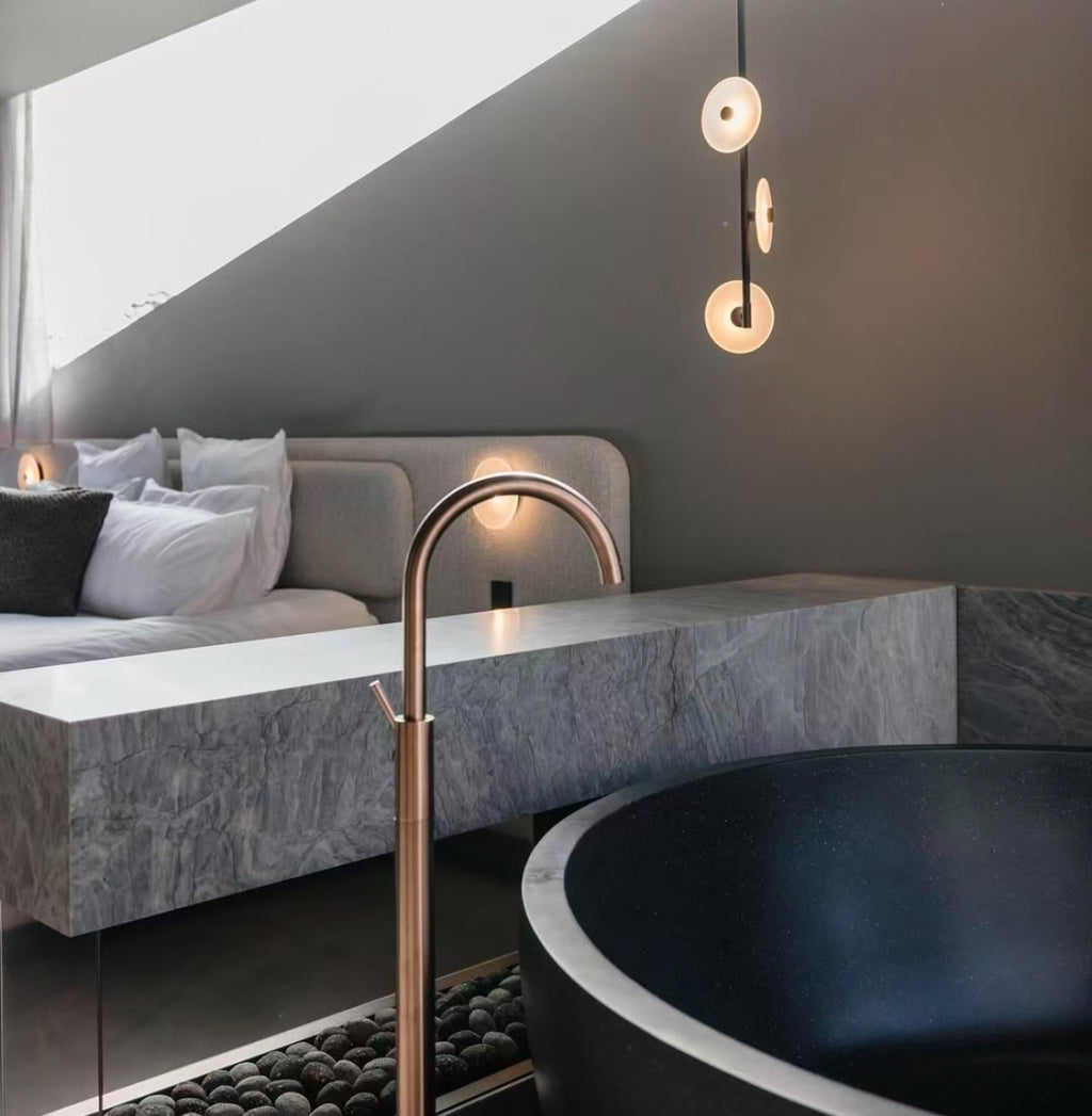 Owen & Finch Messing Vrijstaande Badmengkraan Geborsteld Satijn Brons PVD – Luxe Design Badmengkraan (OF210903a01BZ)