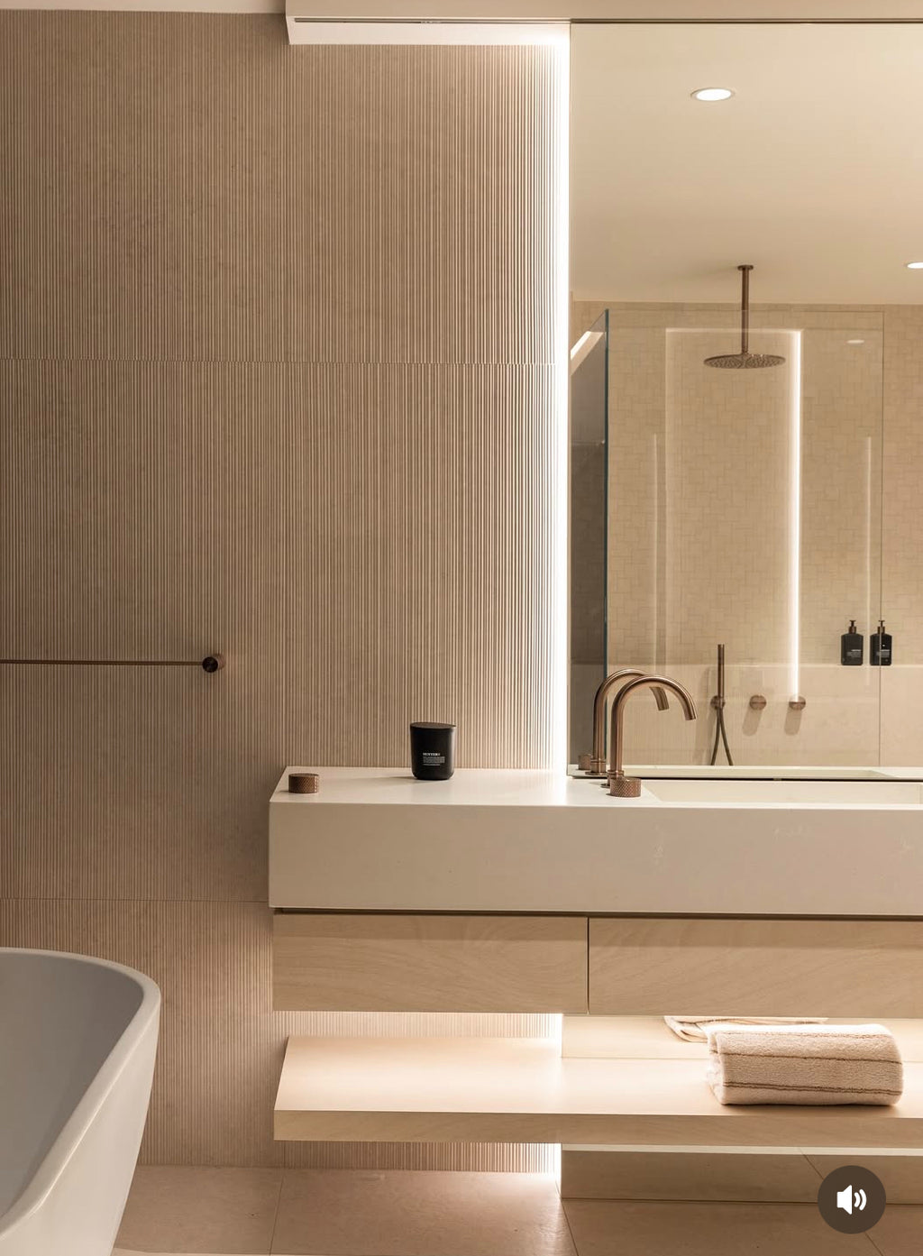 Owen &amp; Finch 2-Hole Progressive Basin Mixer Low Model Brushed Champagne Gold PVD (OF252001BG)