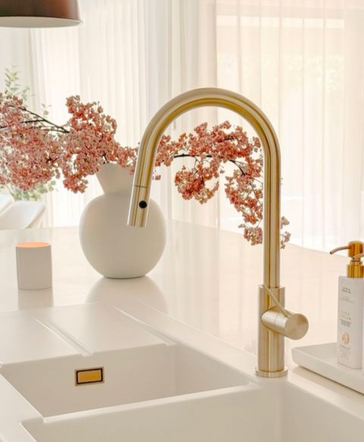 Owen &amp; Finch 1-Hole Kitchen Mixer Tap Pull Out Brushed Champagne Gold PVD (OF221908BG)