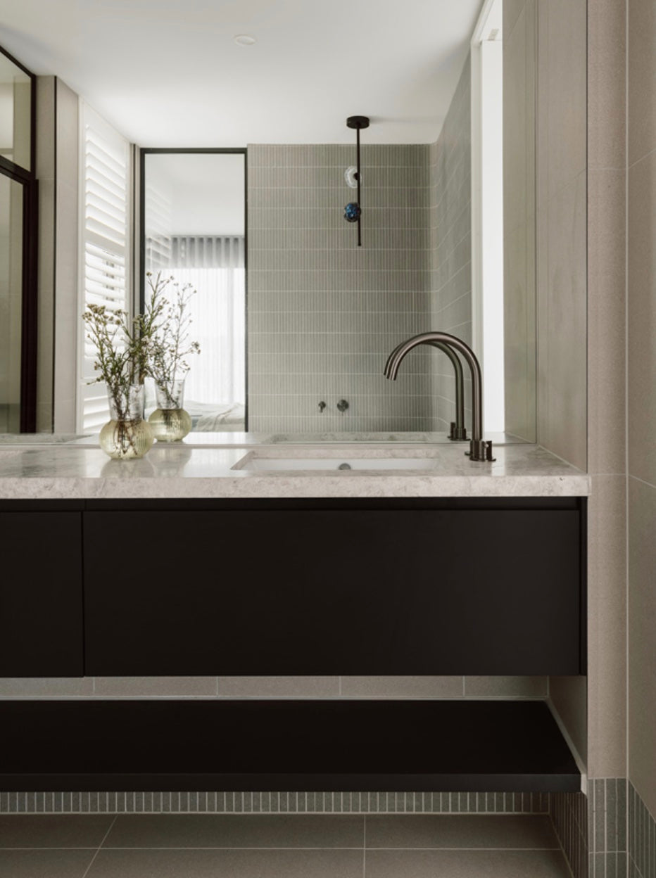 Owen & Finch Messing Inbouw Wastafelmengkraan Met Draaibare Uitloop - Geborsteld Gun Metal PVD (OF221901bGM)