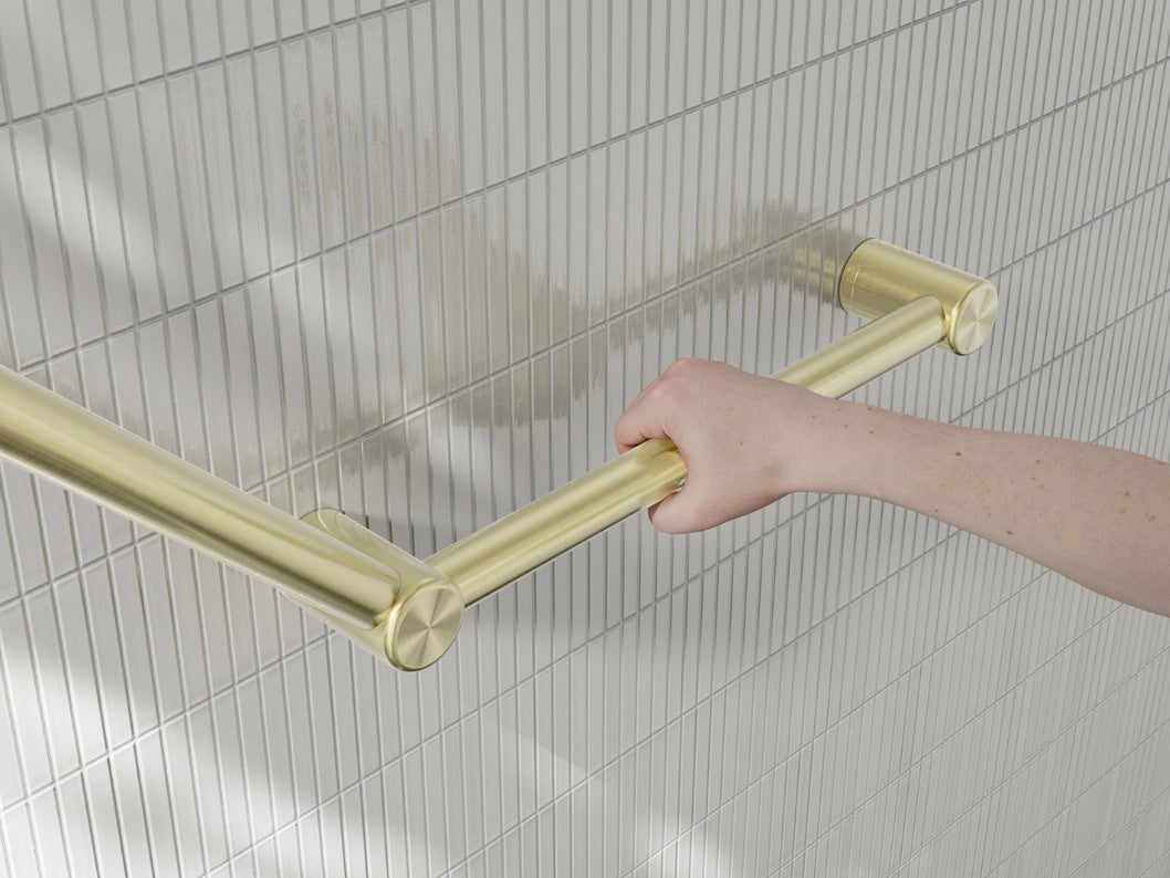 Owen & Finch Care Wandgreep 45° RVS 32mm Doorlopend – Geborsteld Champagne Goud PVD 750x450 mm | Veilig & Duurzaam Design (OFCR3245ABG)