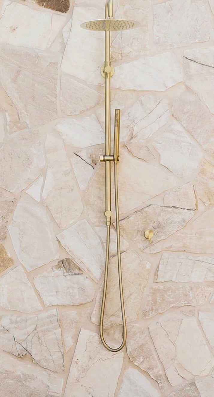 Buiten regendouche 316L RVS geborsteld champagne goud PVD met staafhanddouche | Luxe outdoor doucheset design | Owen & Finch (OF162205c01BG)